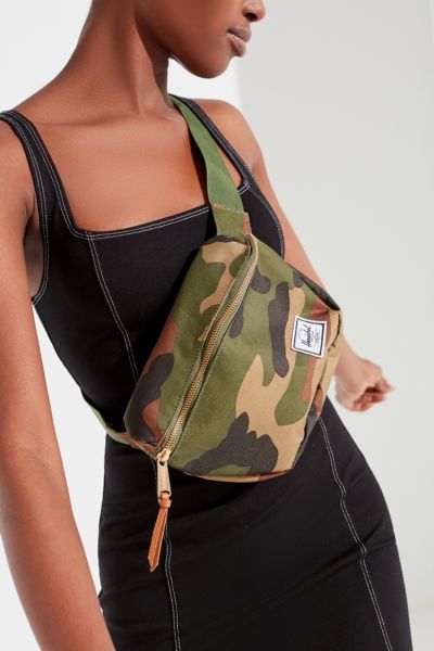 herschel 15 hip pack