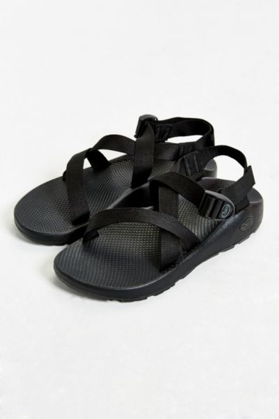 urban outfitters chacos