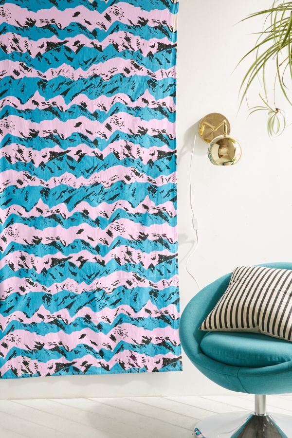 Baggu Uo Mountain Tapestry