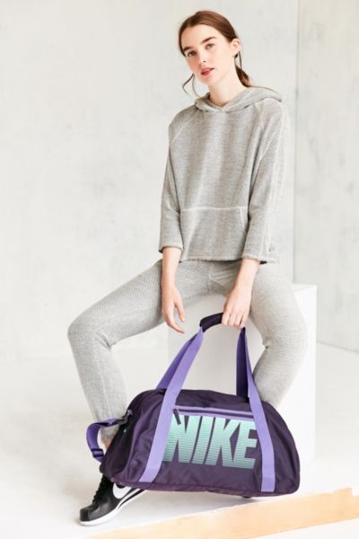 urban outfitters gym bag