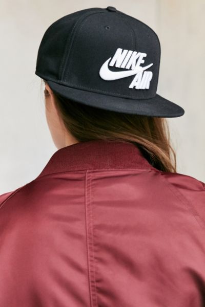 nike air true snapback