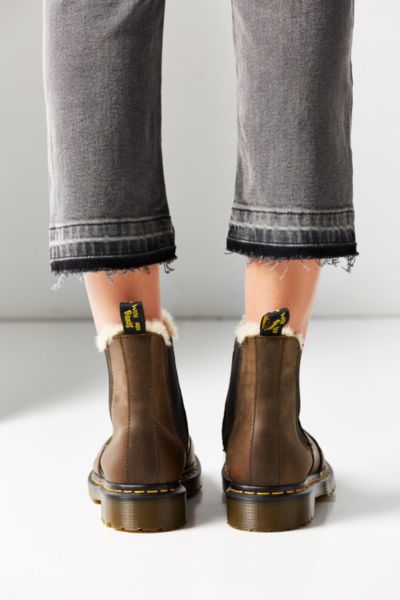 tan leonore fur lined chelsea boots