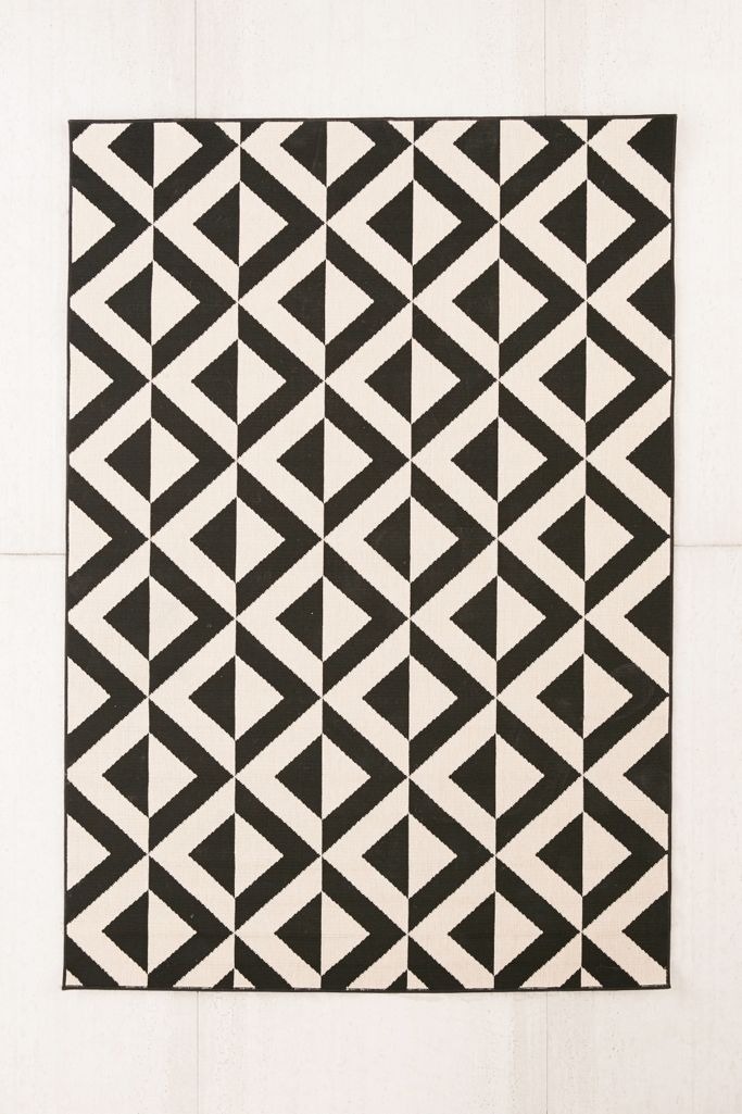 Optic Diamond Indoor/Outdoor Rug Urban Outfitters