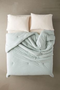 urban outfitters t shirt comforter