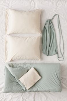 urban outfitters t shirt comforter