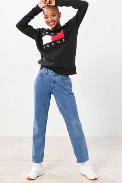 tommy hilfiger mom jeans letters