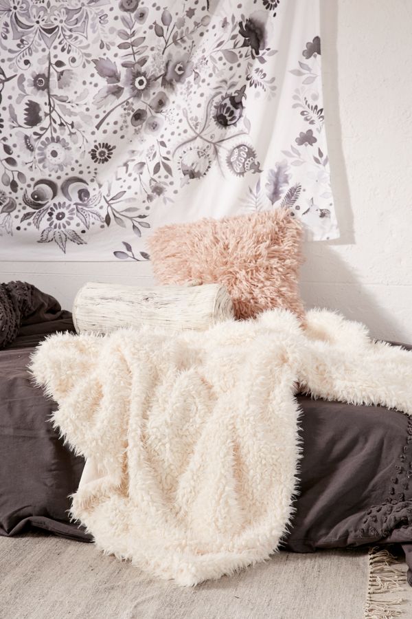 Faux Fur Throw Blanket Urban Outfitters