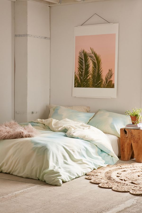 Slide View: 1: Chelsea Victoria For Deny Delicate Duvet Cover