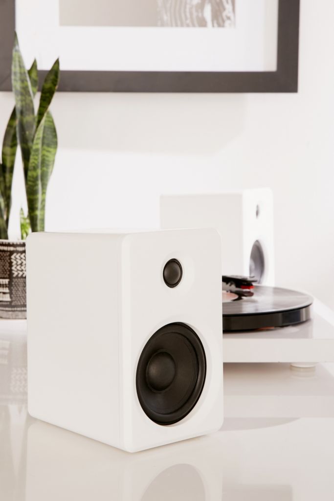 LE-43 Wireless Bookshelf Speakers Set | Urban Outfitters