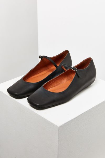 urban outfitters mary janes