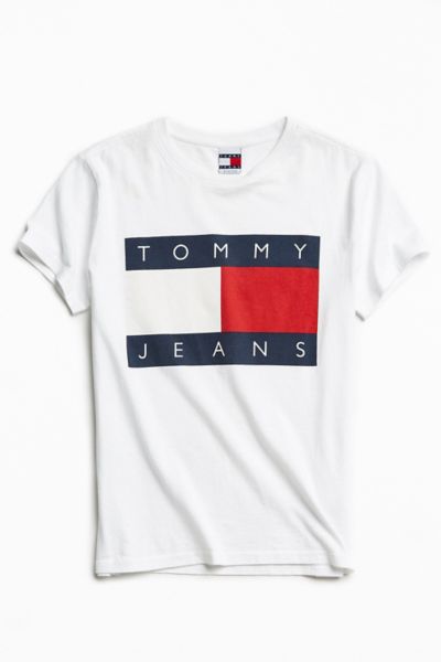 tommy hilfiger 90s logo t shirt
