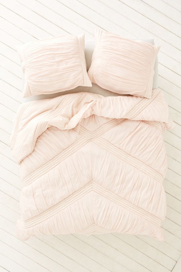 Ruffle Comforter | Urban Outfitters Canada