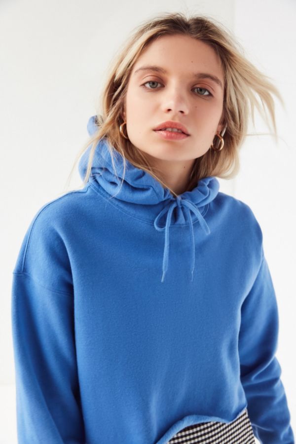 shirt under cropped hoodie