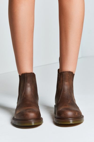 dr martens crazy horse chelsea boot