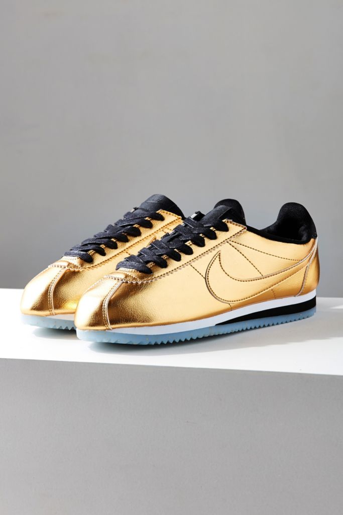 Nike Classic Cortez Metallic Leather Sneaker | Urban Outfitters