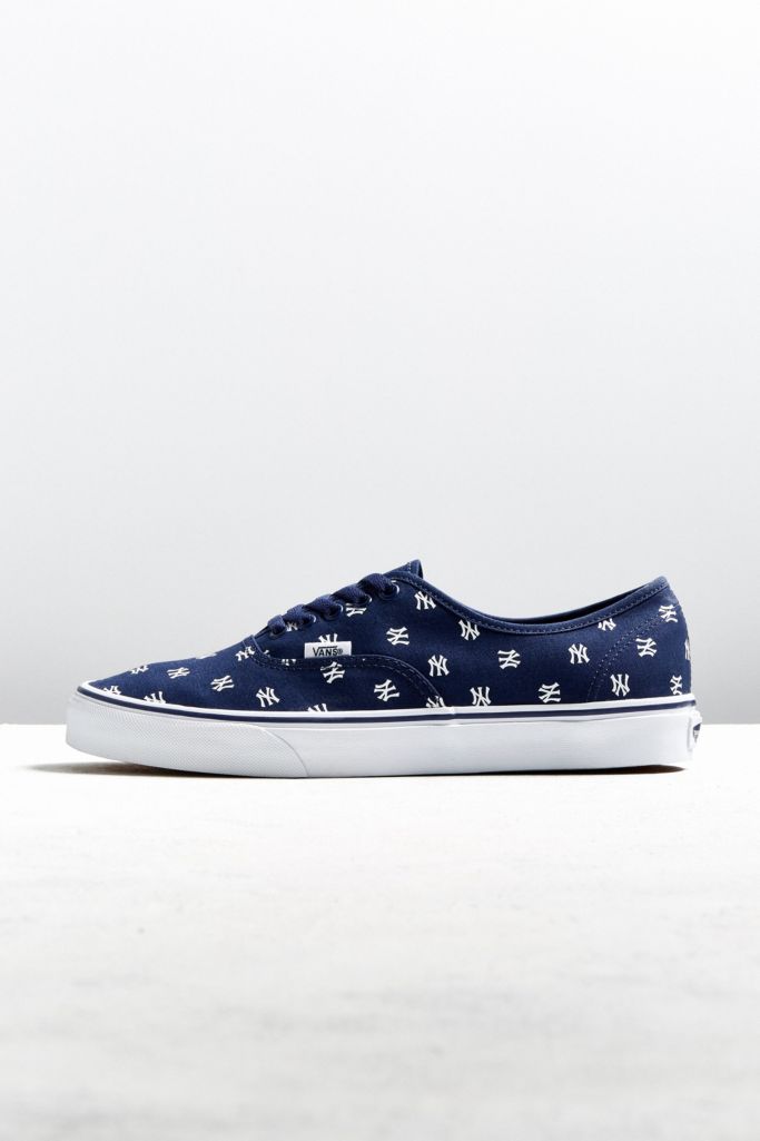 Vans MLB New York Yankees Authentic Sneaker | Urban Outfitters
