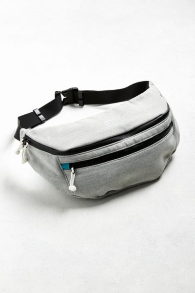 chums sling bag