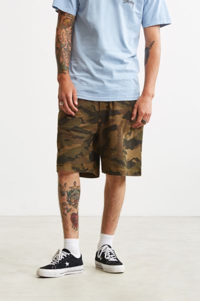 urban outfitters camo shorts