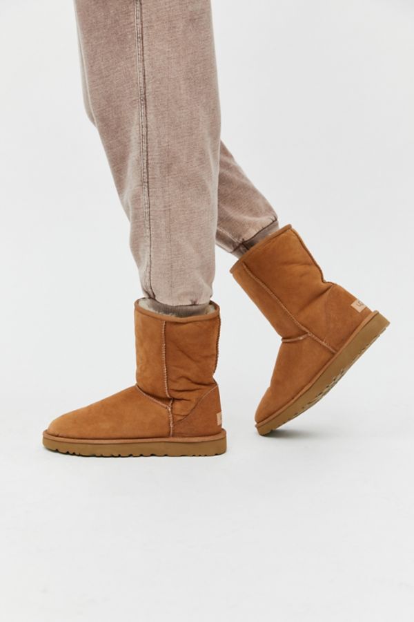 Slide View: 4: Bottes Classic II UGG