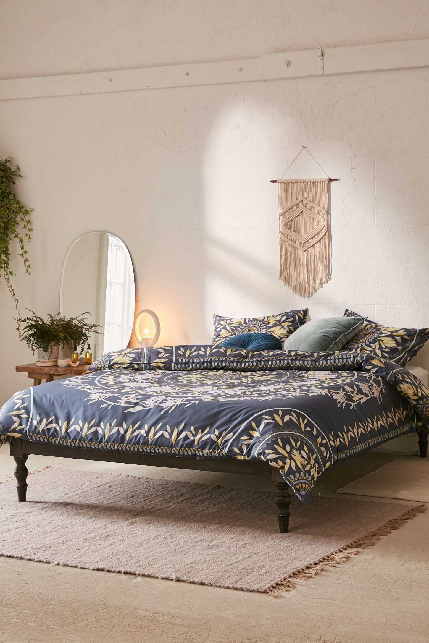 Iris Sketched Floral Print Comforter Urban Outfitters