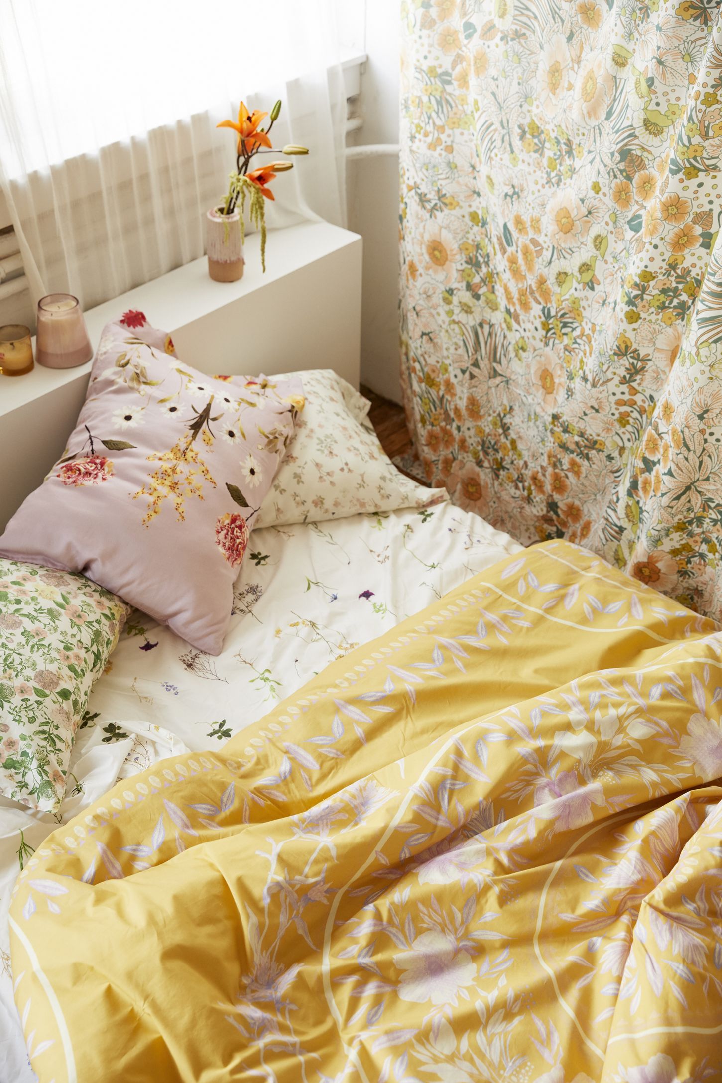 Urban Outfitters Iris Sketched Floral Comforter