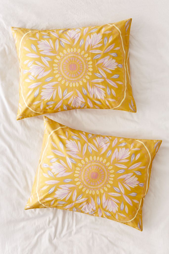 Iris Sketched Floral Sham Set Urban Outfitters