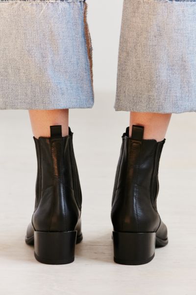 marja chelsea boot