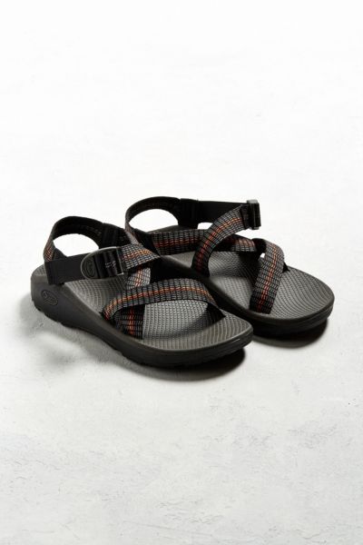 chacos urban outfitters