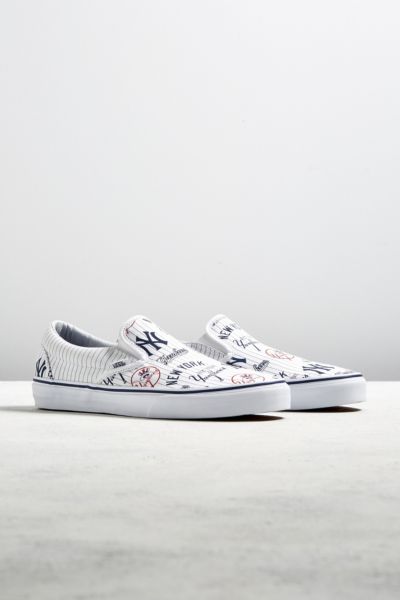 vans slip on yankees