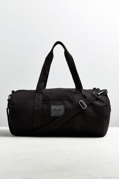 herschel duffle bag urban outfitters