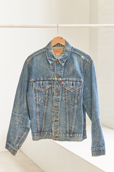 levi's two pocket trucker jacket