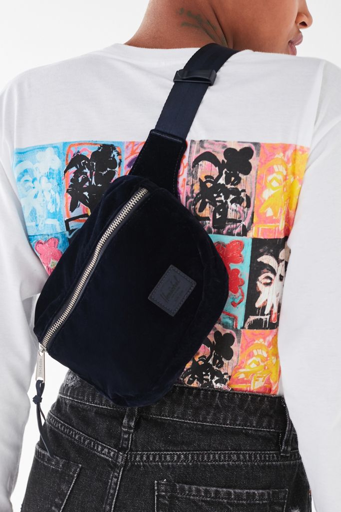 Herschel Supply Co. Fifteen Velvet Zip Belt Bag | Urban Outfitters