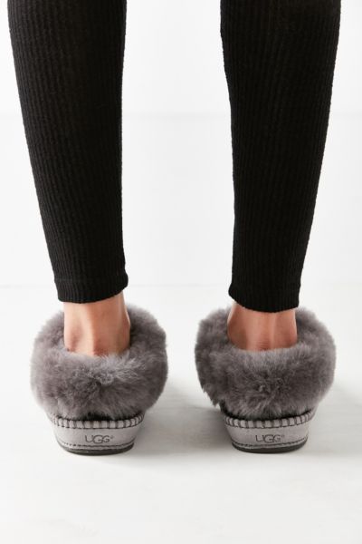 wrin ugg slippers
