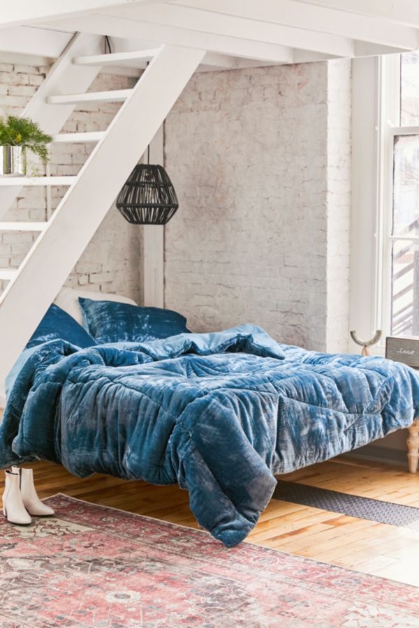 Skye Crushed Velvet Comforter Urban Outfitters