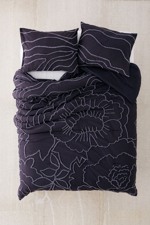 Margot Tufted Floral Comforter Urban Outfitters Canada
