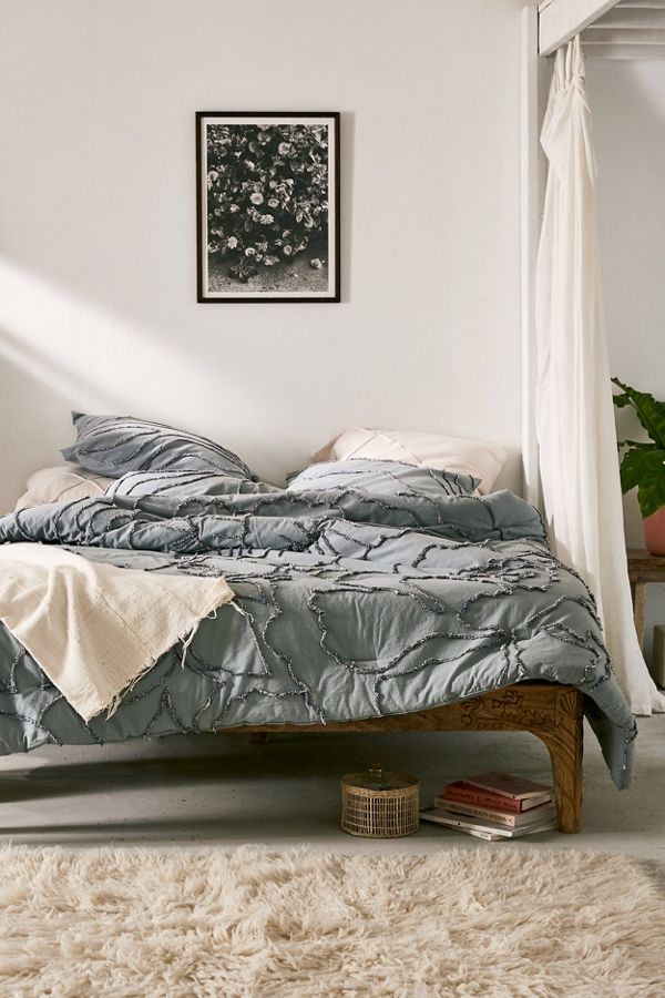 Slide View: 1: Margot Tufted Floral Comforter