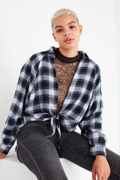 Top Flannel UO Tie-Front Courtney