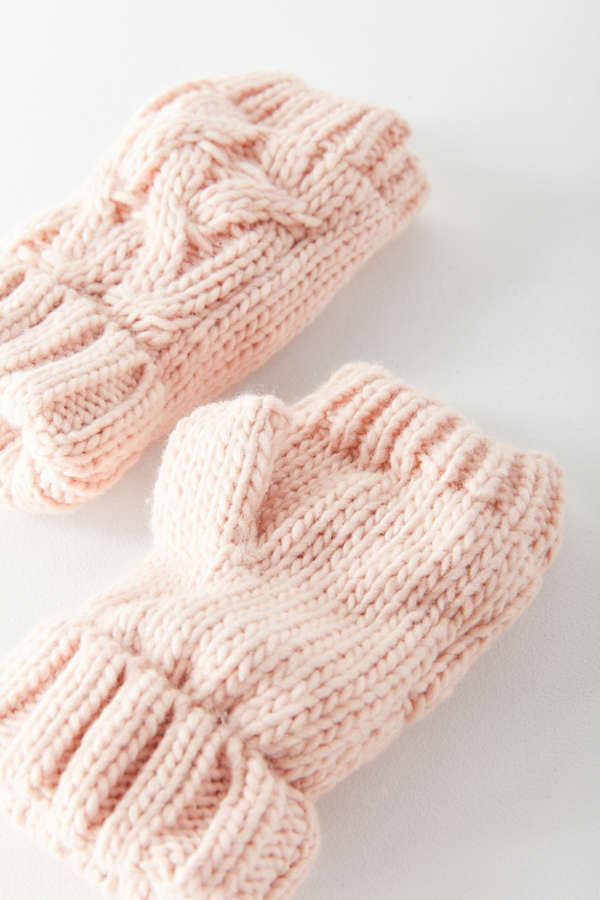 Cable Knit Plush Fingerless Glove | Urban Outfitters