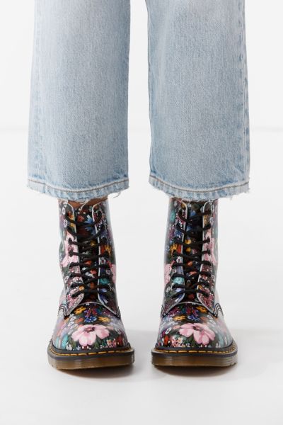 dr martens pascal wanderlust boots