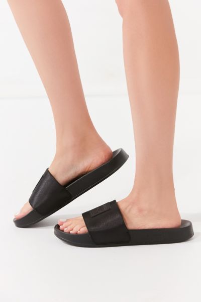 puma leadcat satin slides