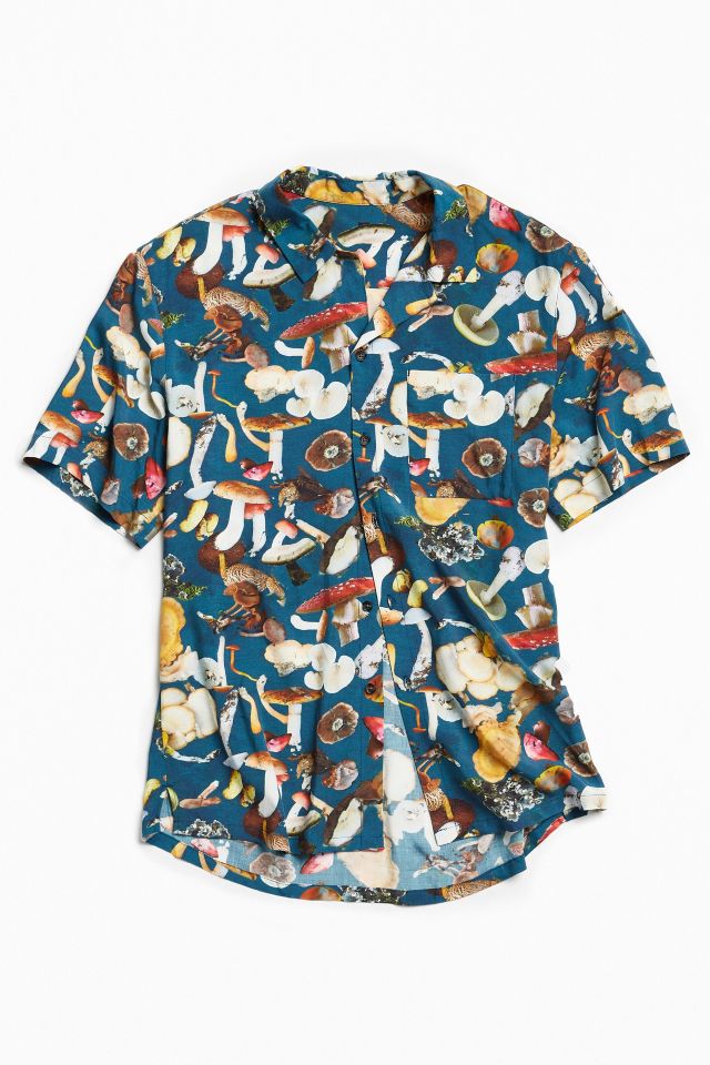 UO Mushroom Print Rayon Short Sleeve Button-Down Shirt | Urban Outfitters