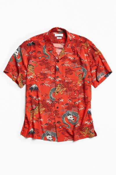 UO Dragon Rayon Short Sleeve Button-Down Shirt | Urban Outfitters
