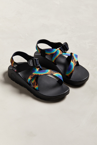urban outfitters chacos