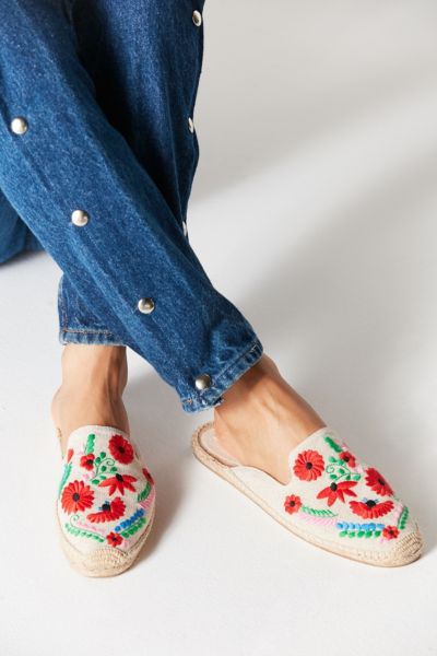 Soludos Ibiza Embroidered Floral Mule | Urban Outfitters
