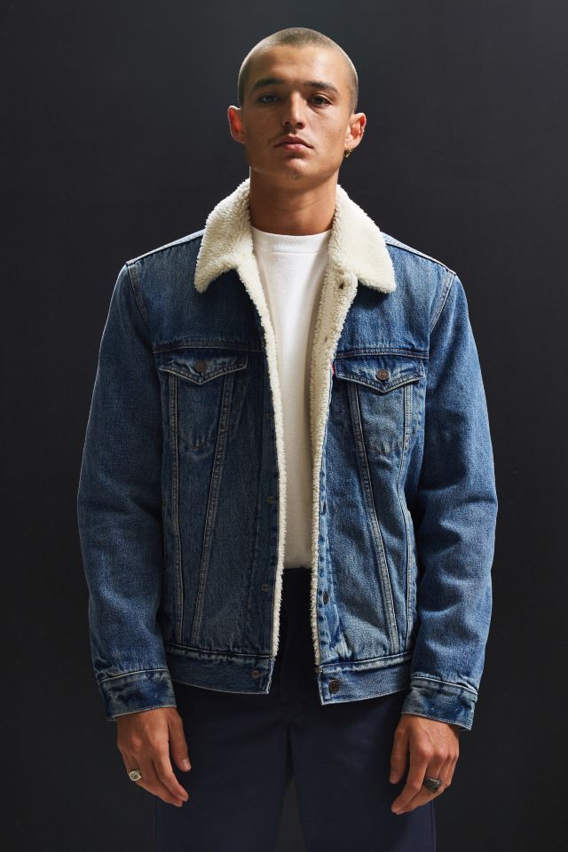 Levi’s Sherpa Denim Trucker Jacket | Urban Outfitters