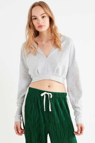 v neck cropped sweatshirt