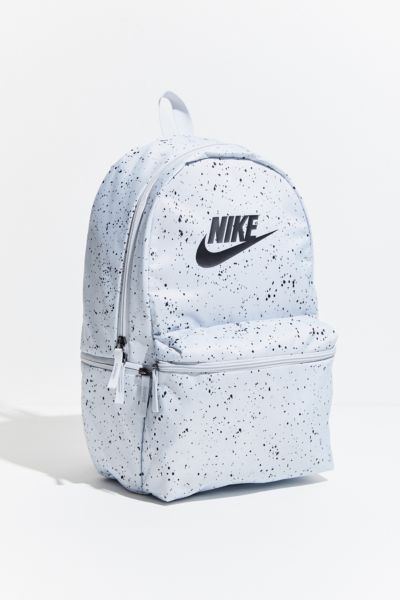 urban outfitters nike backpack