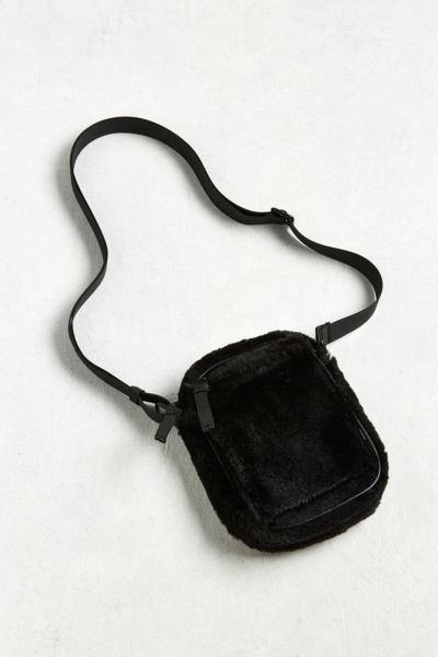 urban outfitters messenger bag