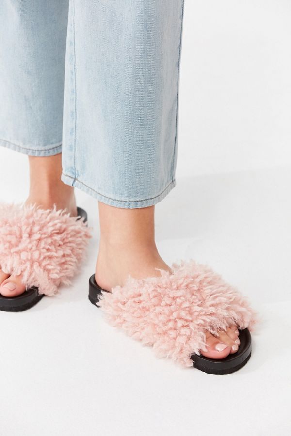 UO Faux Shearling Pool Slide | Urban Outfitters