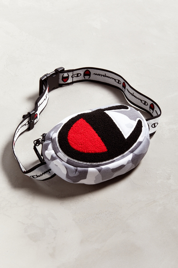 urban outfitters sling bag